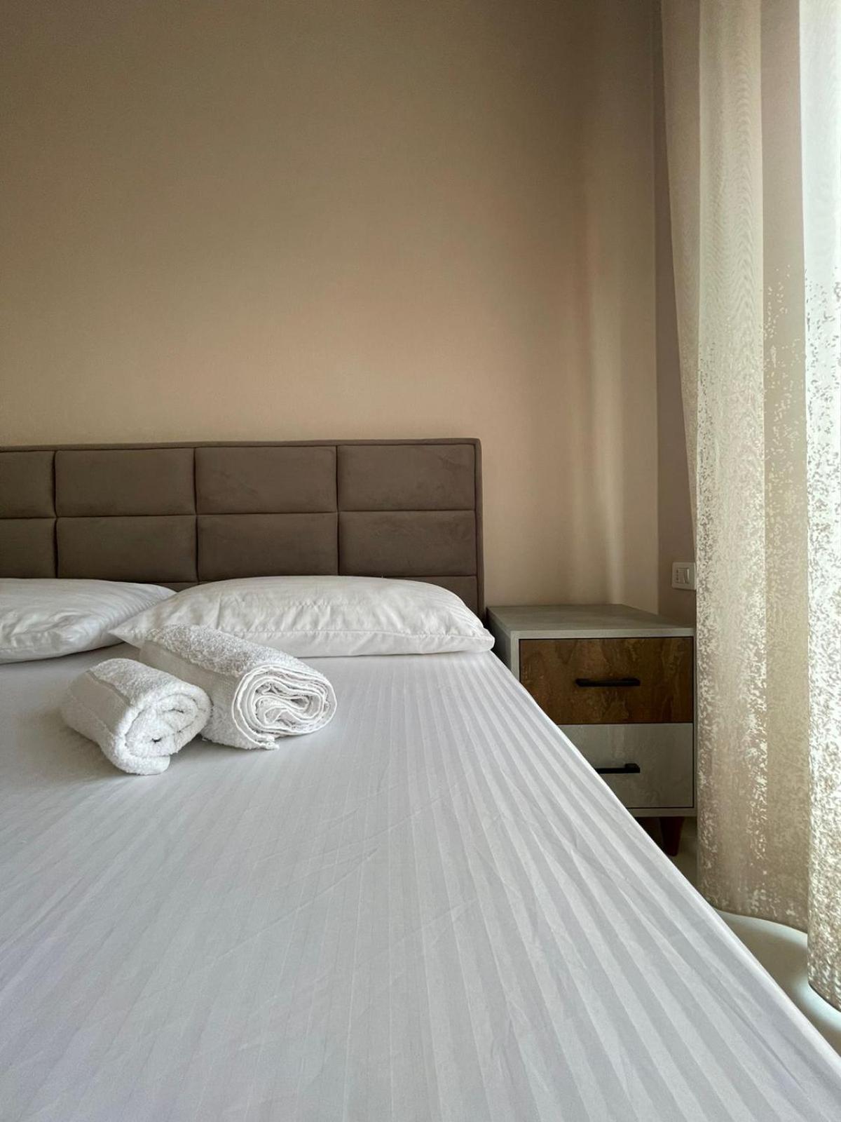 Boho Central Apartment Tiranë Luaran gambar